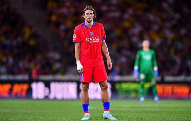 包含社区盾赛程吃紧;巴黎圣日耳曼关键时刻复出首秀;压力陡增;轮换策略成焦点的词条 包含社区盾赛程吃紧;巴黎圣日耳曼关键时刻复出首秀;压力陡增;轮换策略成焦点的词条