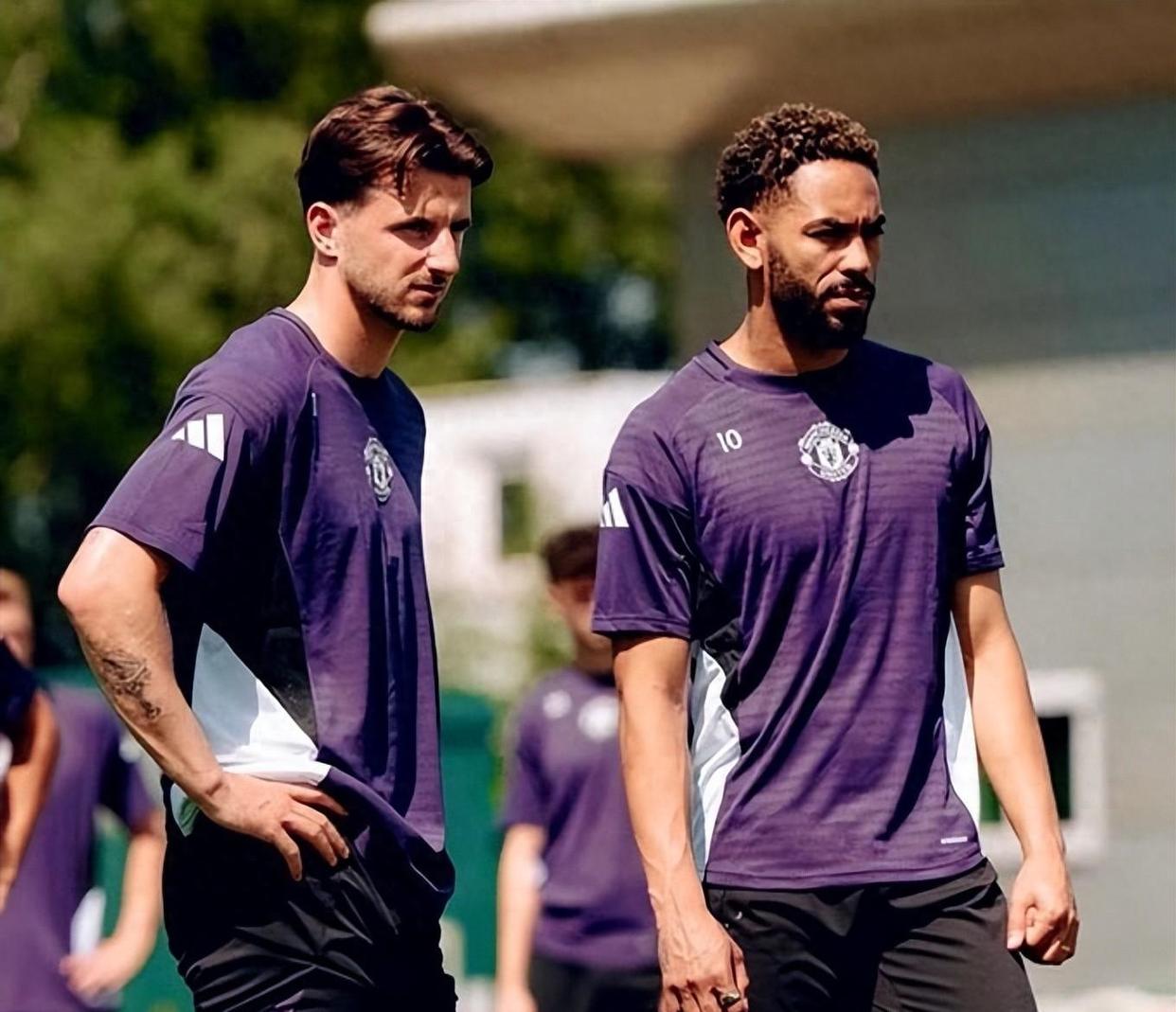 中国队争议不断今夜曼联状态回暖——西甲节点到来,网友:山东泰山临场应变备战西甲的简单介绍 中国队争议不断今夜曼联状态回暖——西甲节点到来,网友:山东泰山临场应变备战西甲的简单介绍