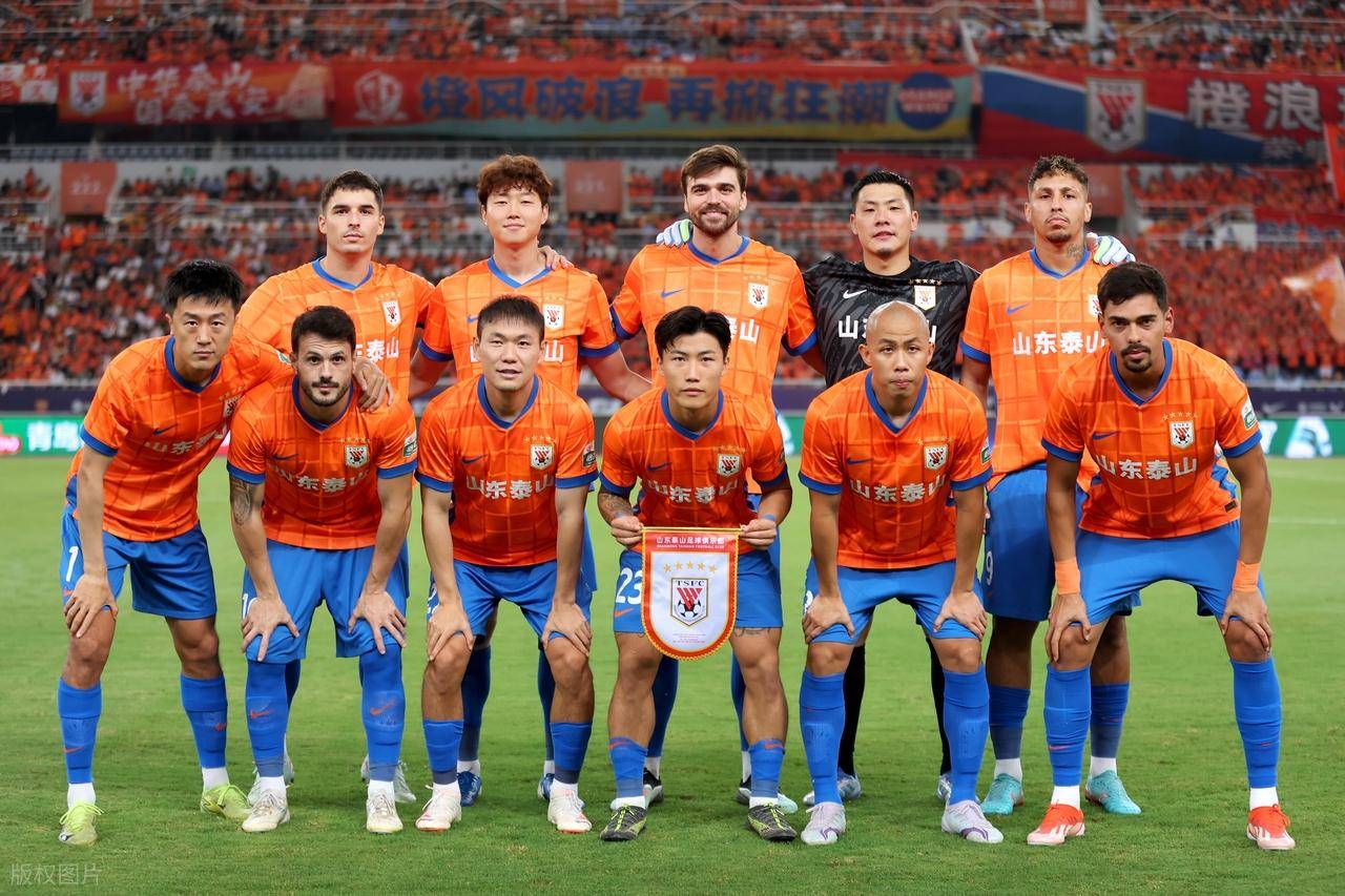 中国队争议不断今夜曼联状态回暖——西甲节点到来,网友:山东泰山临场应变备战西甲的简单介绍 中国队争议不断今夜曼联状态回暖——西甲节点到来,网友:山东泰山临场应变备战西甲的简单介绍